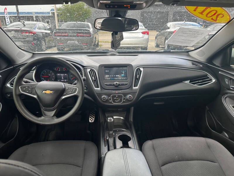 2017 Chevrolet Malibu LT