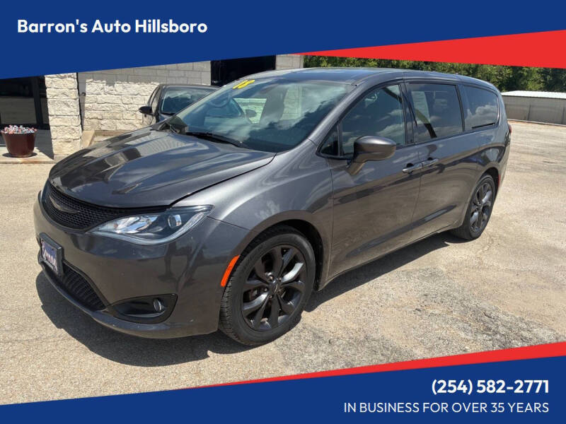 2018 Chrysler Pacifica Touring Plus's photo