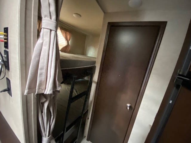 2019 Forest River East to West 27kns