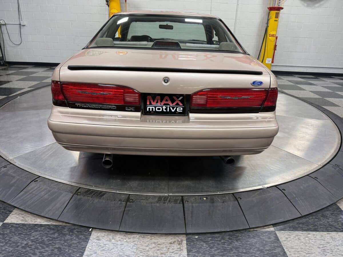 1993 Ford Thunderbird 19