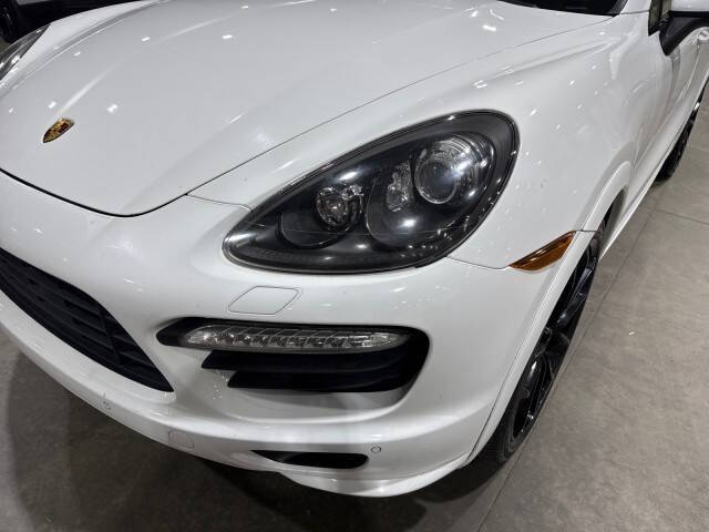 2013 Porsche Cayenne GTS