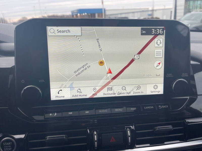 2023 Nissan Pathfinder SL