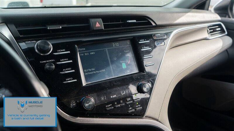 2018 Toyota Camry Hybrid SE