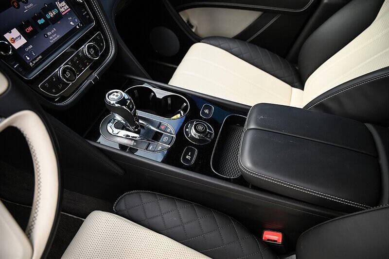 2019 Bentley Bentayga 18
