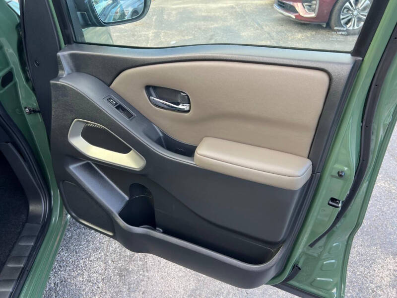 2023 Nissan Frontier SV