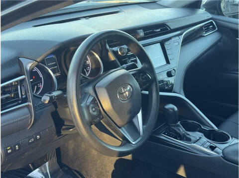 2018 Toyota Camry Hybrid LE