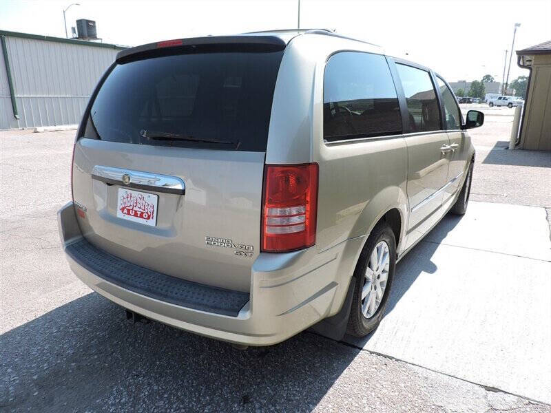 2010 Chrysler Town and Country Touring