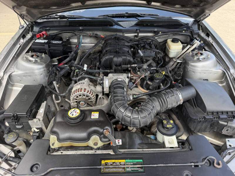 2008 Ford Mustang V6 Deluxe