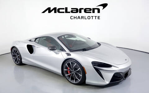 2023 McLaren Artura
