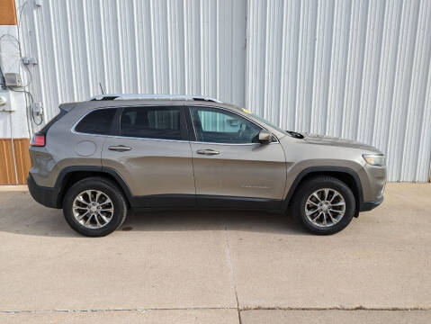 2019 Jeep Cherokee for sale at Parkway Motors in Osage Beach MO
