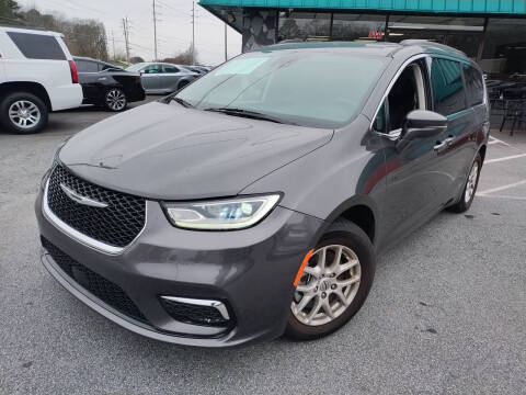 2022 Chrysler Pacifica for sale at AUTO TRATOS in Mableton GA