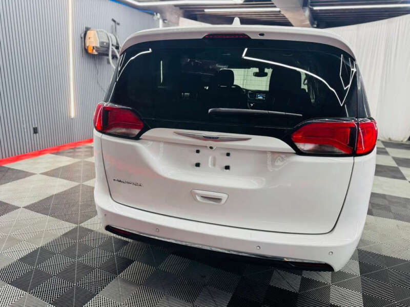2020 Chrysler Pacifica Touring
