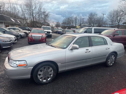 2005 Lincoln Town Car Signature Limited