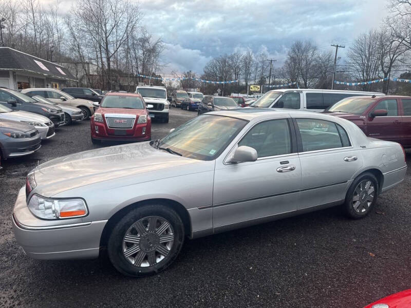 2005 Lincoln Town Car Signature Limited