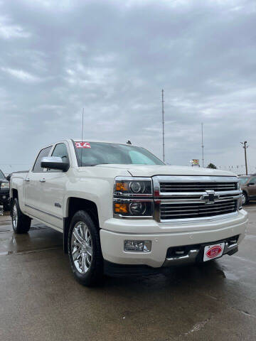 2014 Chevrolet Silverado 1500 for sale at UNITED AUTO INC in South Sioux City NE