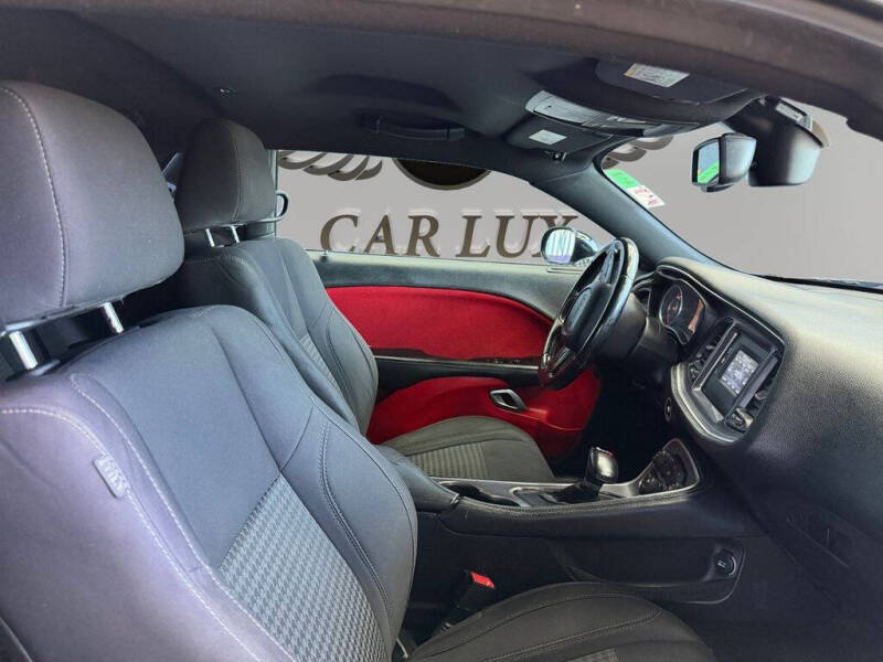 2015 Dodge Challenger SXT