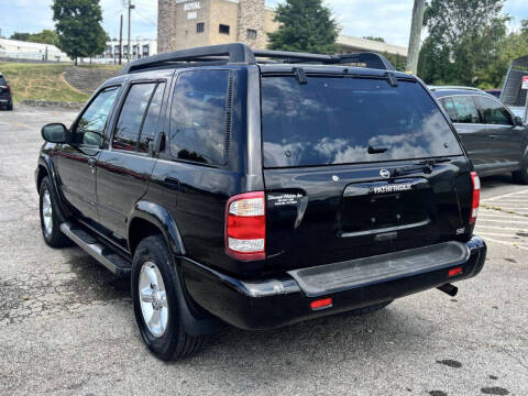 2003 Nissan Pathfinder SE