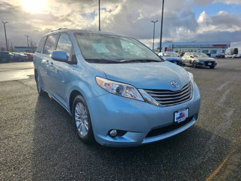 2015 Toyota Sienna for sale at Karmart in Burlington WA