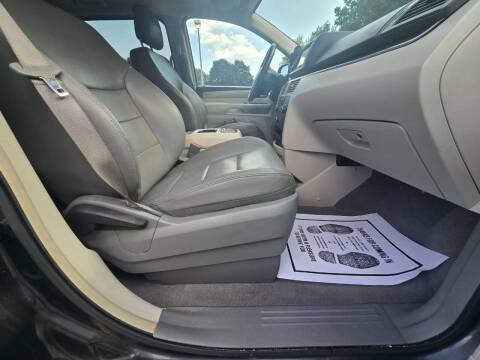 2011 Volkswagen Routan SEL