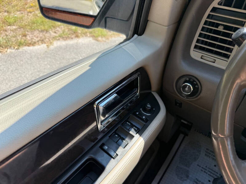 2017 Lincoln Navigator L Select