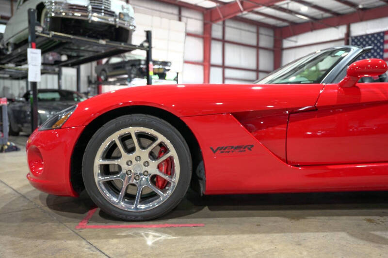 2004 Dodge Viper SRT-10