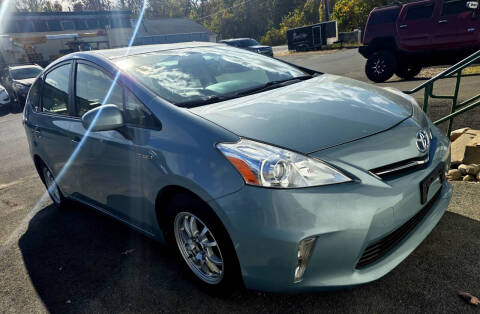 2014 Toyota Prius v Two