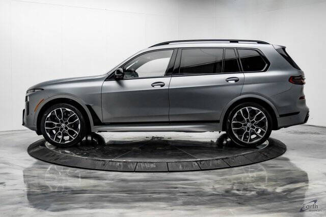 2023 BMW X7 M60i