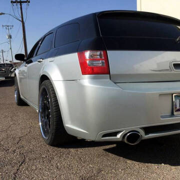 2005 Dodge Magnum SE