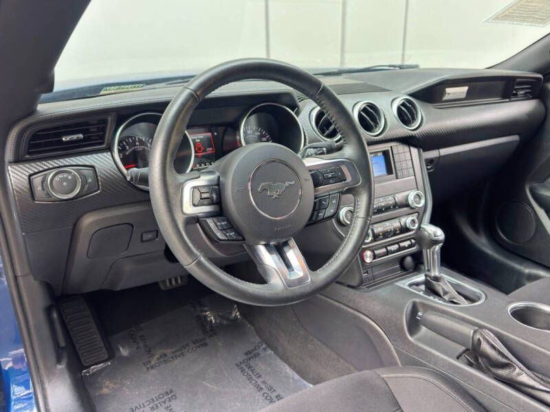 2022 Ford Mustang EcoBoost