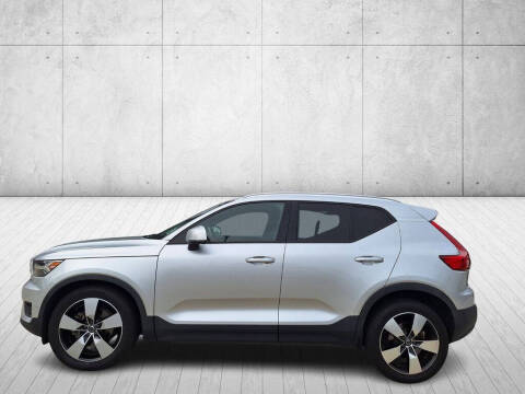 2019 Volvo XC40 T5 Momentum