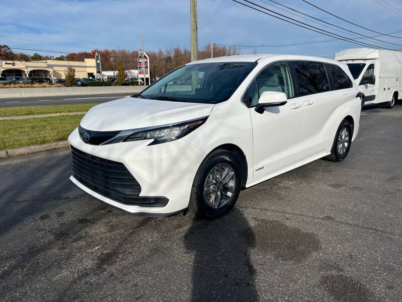 2021 Toyota Sienna for sale at iCar Auto Sales in Howell NJ