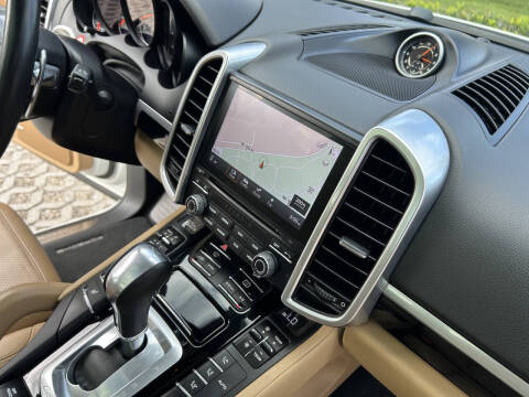 2017 Porsche Cayenne Platinum Edition