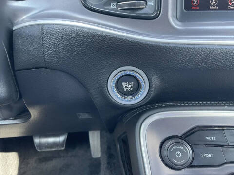 2019 Dodge Challenger SXT