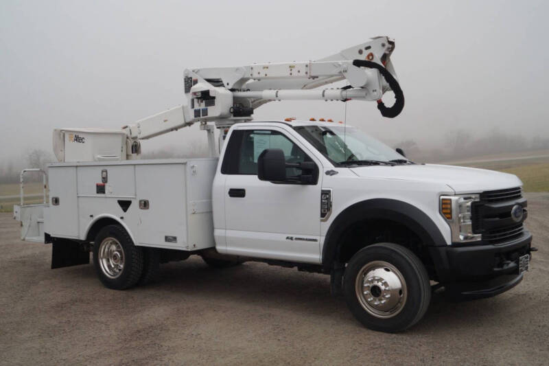2019 Ford F-550 Super Duty Chassis Cab's photo