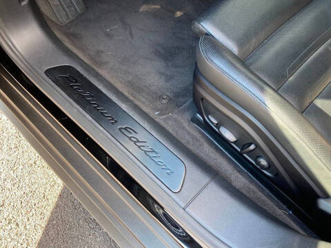 2023 Porsche Panamera 4 Platinum Edition