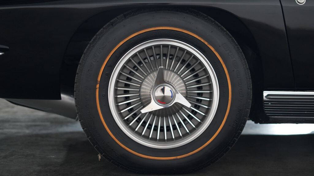1966 Chevrolet Corvette 33