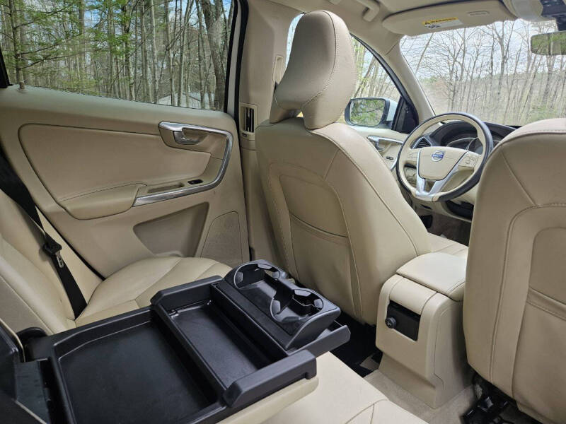 2016 Volvo XC60 T6 Drive-E
