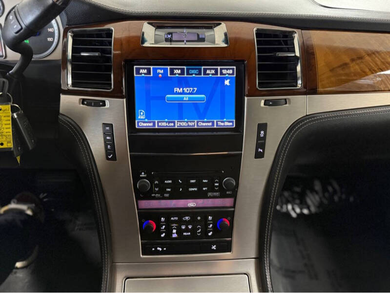 2013 Cadillac Escalade Platinum Edition