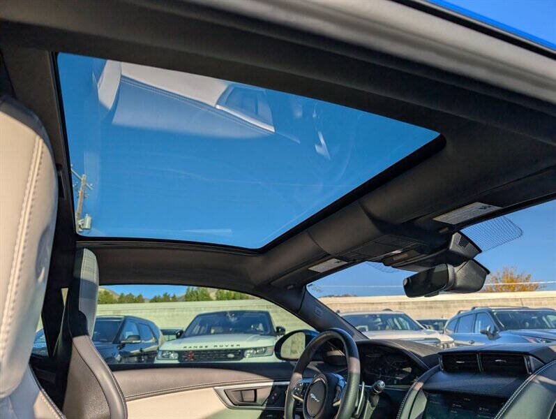 2021 Jaguar F-TYPE R