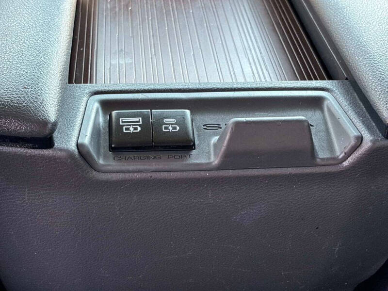 2023 Toyota Sienna LE 8-Passenger