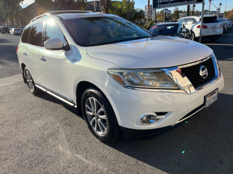 2014 Nissan Pathfinder for sale at TRAX AUTO WHOLESALE in San Mateo CA