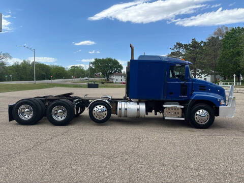 2011 Mack Pinnacle