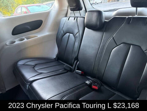 2023 Chrysler Pacifica Touring L