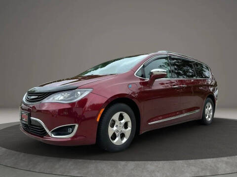 2018 Chrysler Pacifica Hybrid Limited