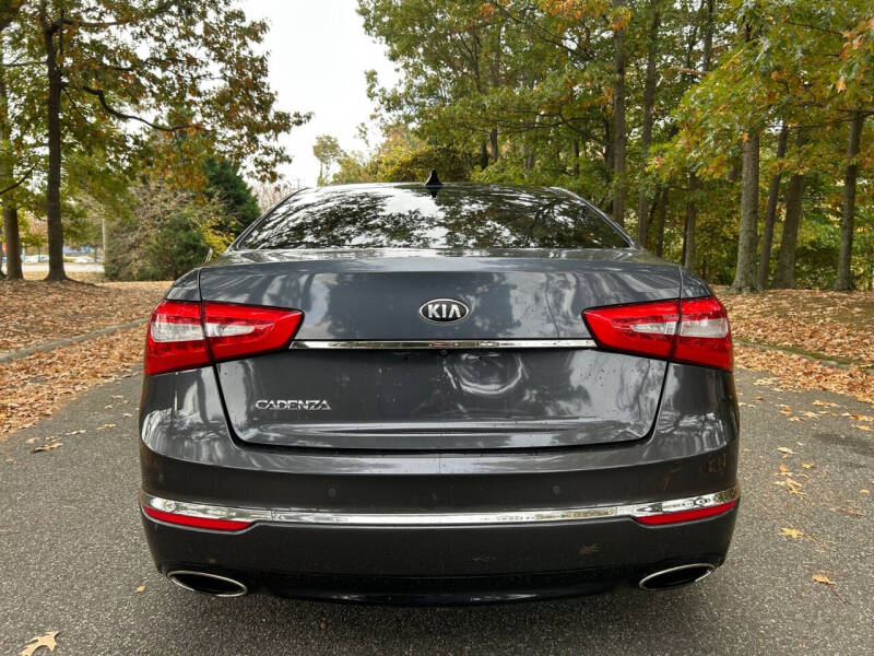 2015 Kia Cadenza Premium photo 6