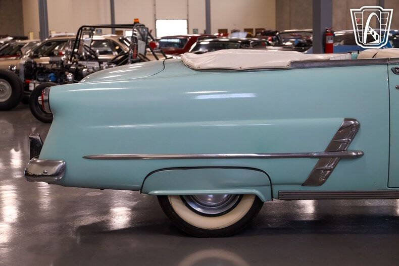 1953 Ford Crestline