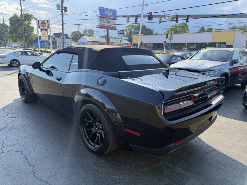2023 Dodge Challenger SRT - Photo 6