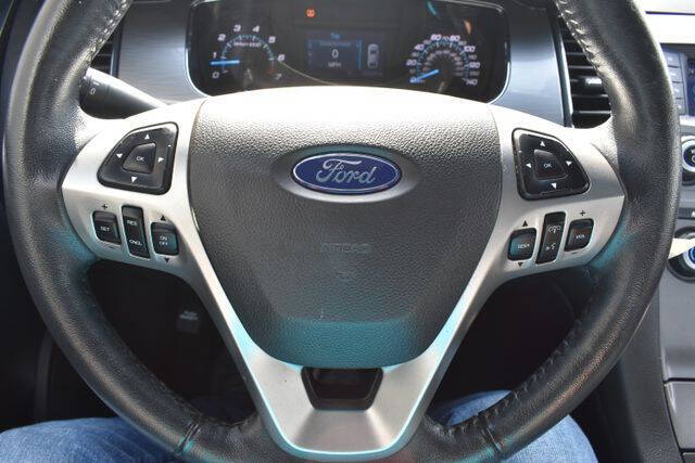 2017 Ford Taurus SEL