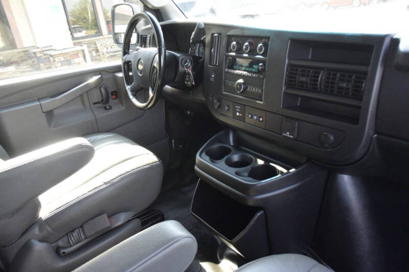 2022 Chevrolet Express 2500