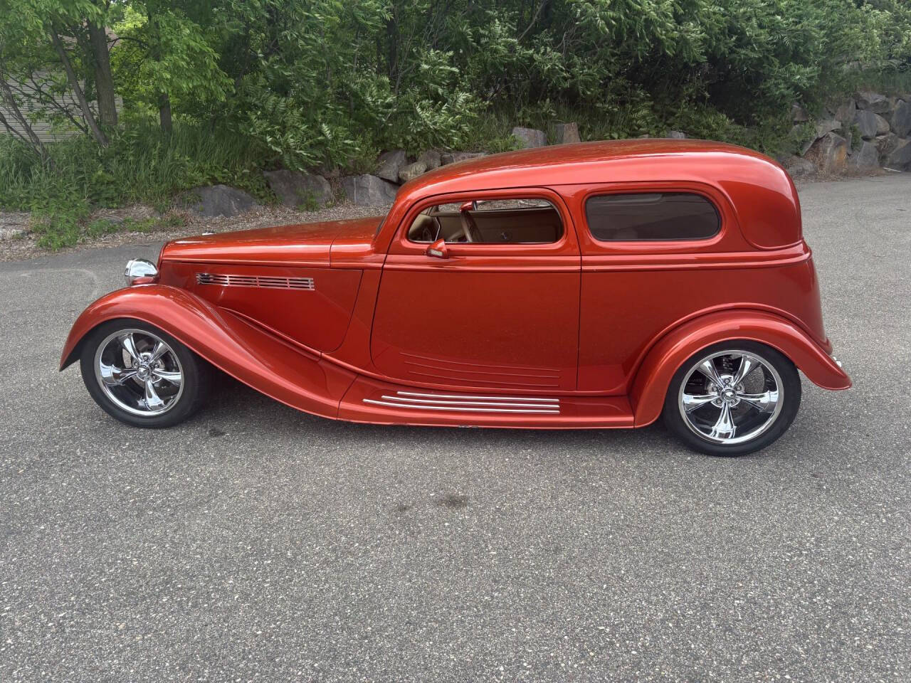 1933 Ford Victoria 13